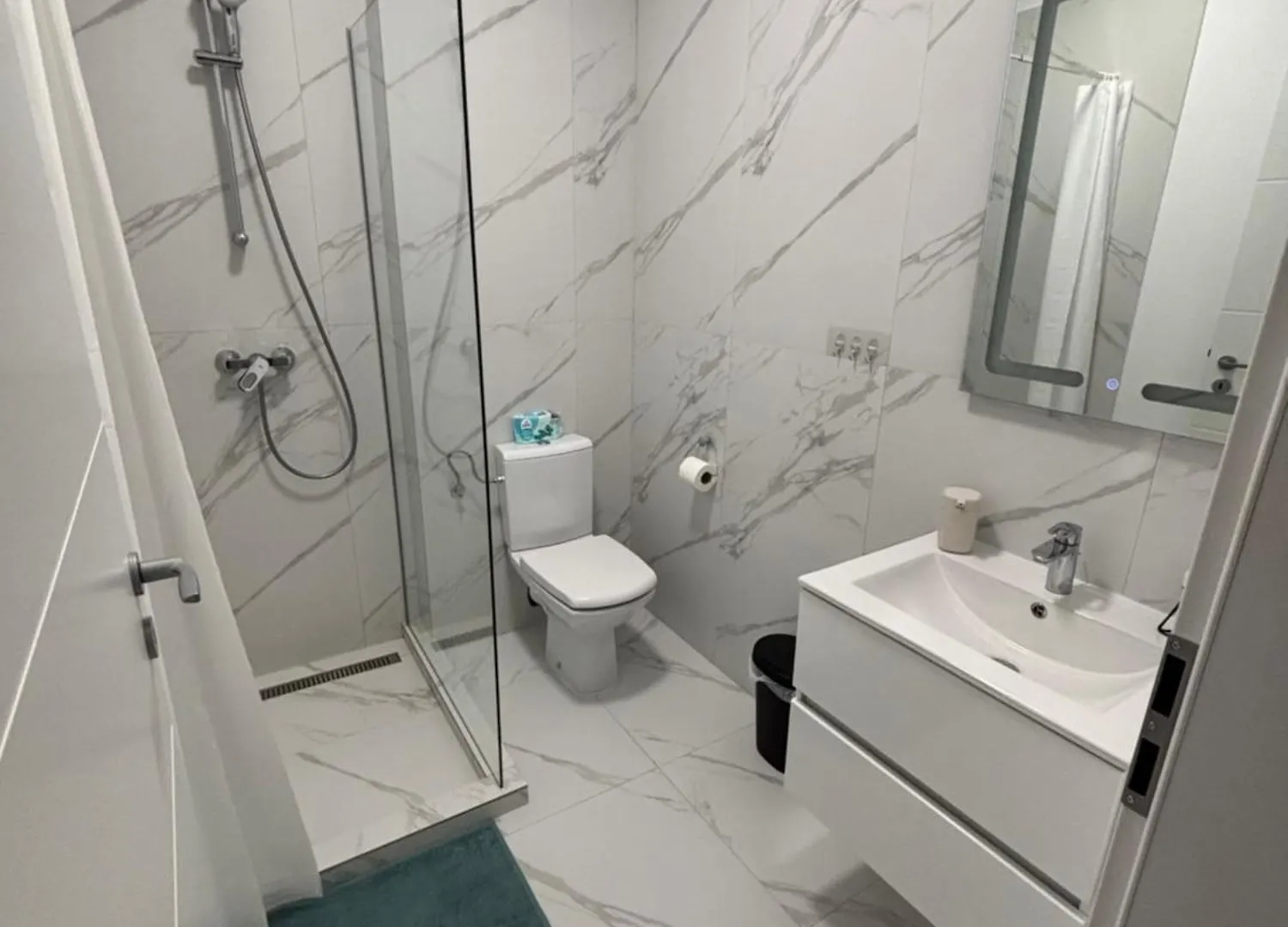 Apartment Aerostay Otopeni